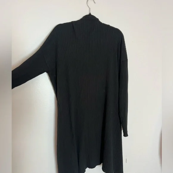 Forever 21 Black Cardigan Plus Size - Picture 3 of 3